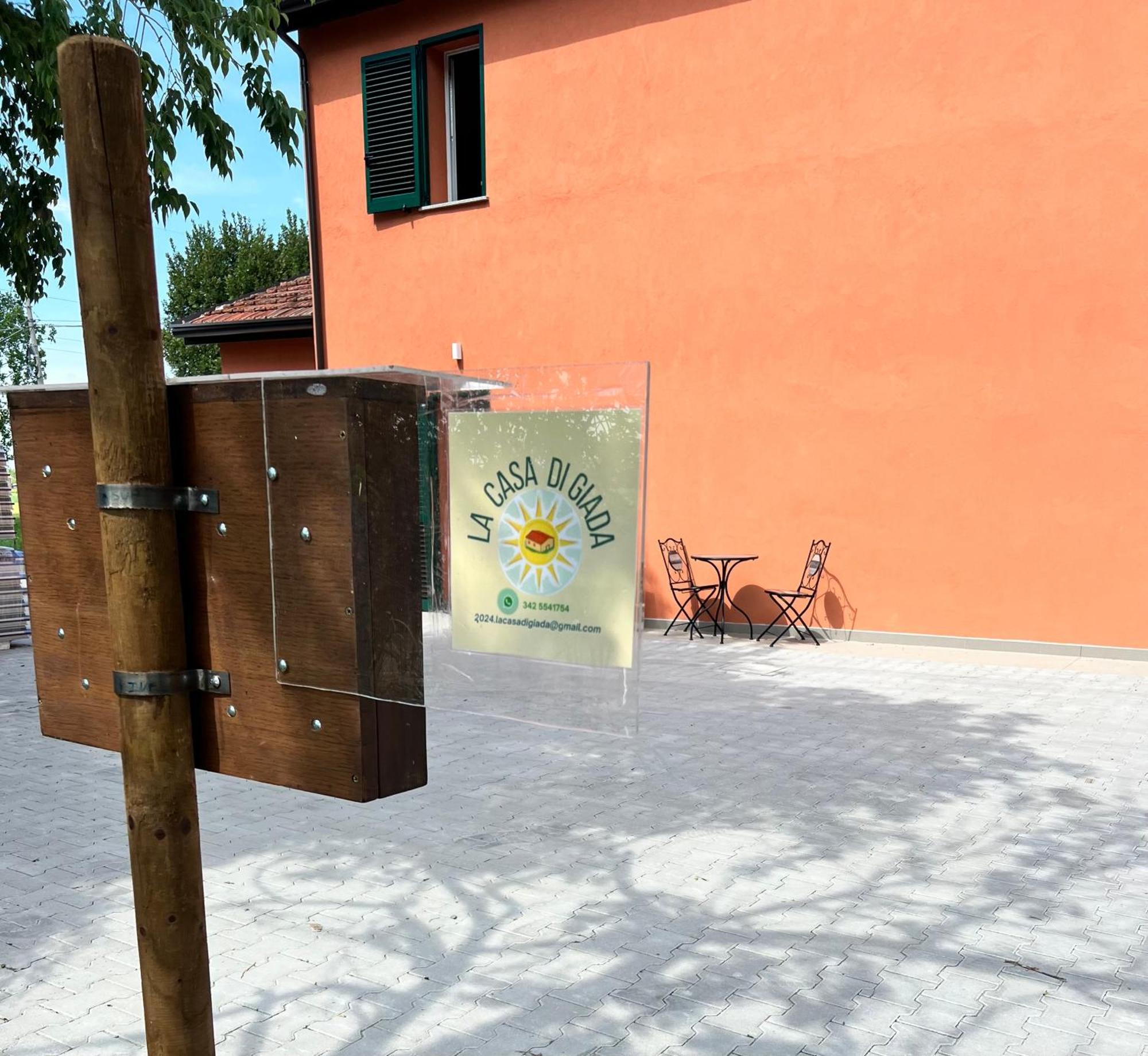 Guesthouse La Casa Di Giada Uscita Autostrada Di אימולה מראה חיצוני תמונה